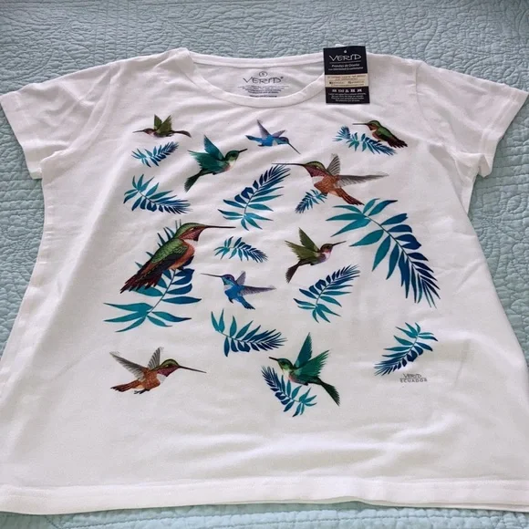 Adorable hummingbird T shirt size S NWT - Picture 2 of 3